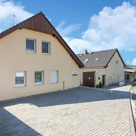 Comfortable With Indoor Swimming Pool And Jacuzzi