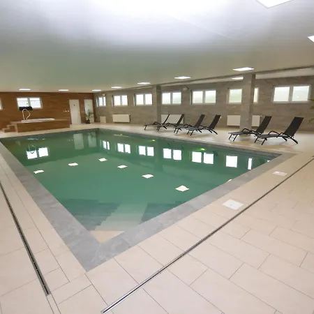 Comfortable With Indoor Swimming Pool And Jacuzzi *